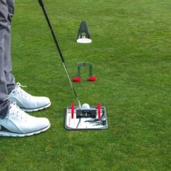 Puttout Putting Mirror -Golf Essentials PuttOUT Mirror Action 1